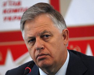 Симоненко: На всех госучреждениях КПУ намерена установить красные знамена в честь Дня Победы 