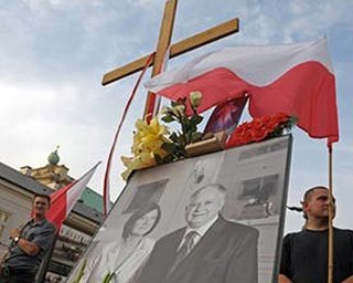 Исчез крест, установленный после гибели Качиньского 