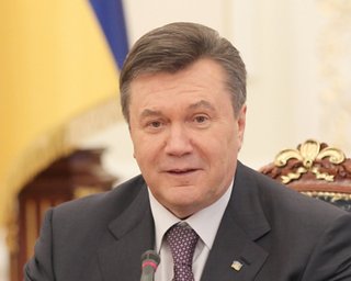 Янукович: плохо, что Львов не будет праздновать День победы