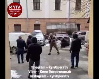 В Киеве возле СБУ произошла перестрелка (видео)