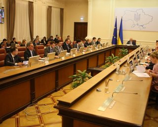 Правительство готово к введению чрезвычайного положения в Украине, – Шмыгаль