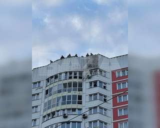 Атака дронів на Москву: росЗМІ повідомляють про вибухи, пошкоджено багатоповерхівки (фото, відео)