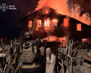 ЗС РФ вночі атакували три райони Києва, четверо осіб постраждало: деталі (фото)