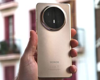 Компактный смартфон с батареей 7000 мАч: представлен Honor Play 11 Pro (фото)