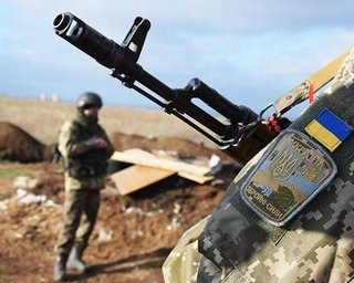 Боевики на Донбассе 16 раз обстреляли украинских военных