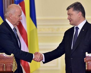 Пленки Деркача: Байден в разговоре с Порошенко назвал Трампа "собакой"