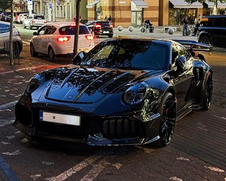 700 сил і 2,5 с до сотні: в Україні з'явився новітній спорткар Porsche на "бляхах" (фото)
