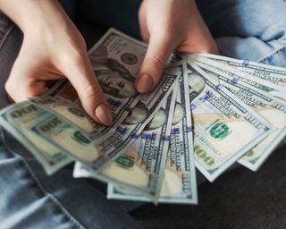 Курс валют в Украине на 7 апреля: что происходит с долларом, евро и злотым