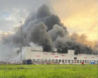 Дрони атакують російську Рязань: під ударом черговий склад Wildberries та НПЗ (відео)