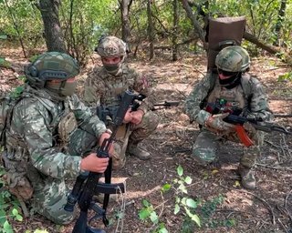 "Наполегливо лізе": ЗС РФ все глибше проникають до Костянтинівки, — Deepstate (мапа)