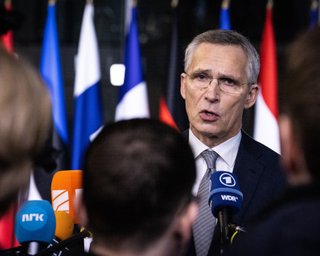 У НАТО обговорюють прийом України в обмін на поступки територій Росії, — ЗМІ