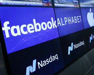Акции IT-гигантов рухнули на фоне глобального сбоя в работе Facebook, Instagram и WhatsApp