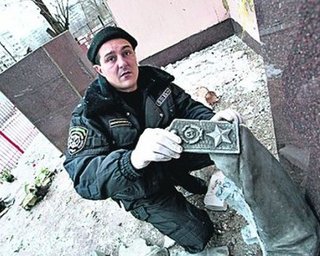 Адвокат: тризубовцам надо заплатить за демонтаж памятника Сталину