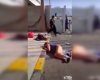 В аеропорту Кабула перші жертви, серед хаосу звучать постріли, — ЗМІ (відео)