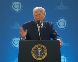 "Собирались напасть на нас": Трамп объявил о намерениях Ирана атаковать США и об отмене некоторых санкций (видео)