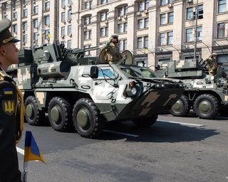 Нова техніка, собаки і курсантки без підборів: як пройшов парад на День Незалежності 2021