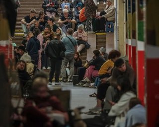 Скорочення комендантської у Києві і робота метро в тривогу: Кабмін погодив низку змін