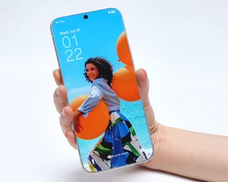Первый смартфон с "нулевой" рамкой: как может выглядеть iPhone 20 Pro (видео)