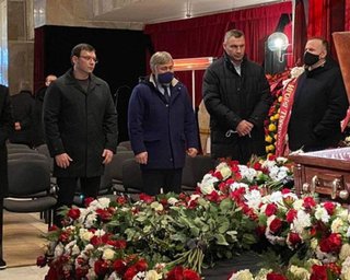 Большинство харьковчан показали, как они относятся к мэру, – Кличко на похоронах Кернеса