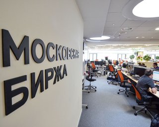 Курс доллара в РФ резко упал до 64,75 руб
