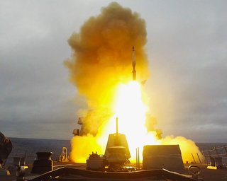 Ракетные дуэли на Ближнем Востоке обошлись ВМС США почти в 1 млрд долларов, — Пентагон