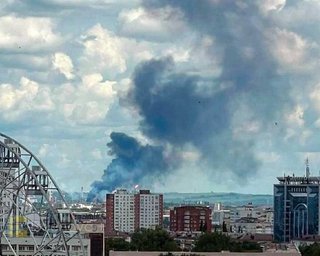 1400 км від України: в Уфі дрони вразили два НПЗ із трьох (відео)