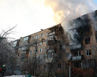 Удар ВС РФ по многоэтажке в Харькове: количество пострадавших возросло