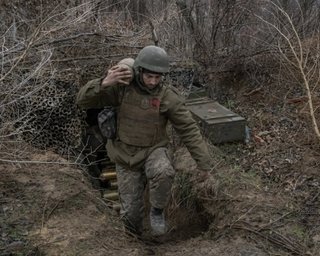 У ЗСУ достатньої зброї, але не вистачає людей, — NYT