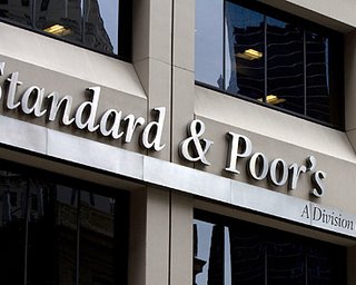 S&P немного улучшило оценку рисков банковского сектора Украины 