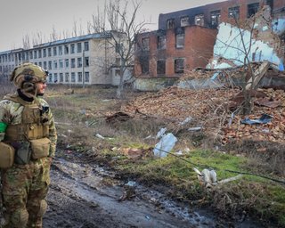 Российская армия отправляет дополнительные силы к Бахмуту, — Жорин (видео)