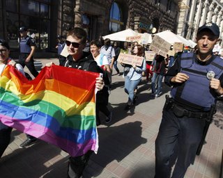 В Киеве противники Марша равенства перекрыли улицу Владимировскую