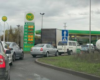 Надо накрывать сетками: РФ нацелилась на украинские АЗС на расстоянии 25 км от линии фронта, — "Флеш"