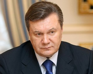 Янукович требует контролировать финансы до того, как их украдут