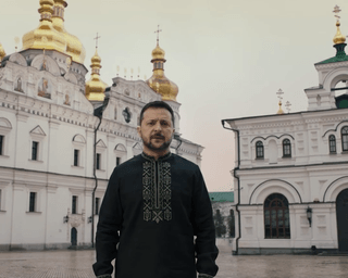 "Звільнимо Україну від чор**в": Зеленський привітав українців з Великоднем (відео)