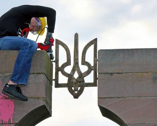 Друг оказался вдруг. Кому выгоден скандал между Украиной и Польшей
