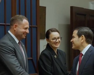 Зеленский надеется на результат: в Швейцарии начались переговоры по "мирному плану" Трампа