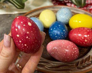 Так фарбують яйця лише одиниці: 5 кольорів, які виглядають дорого