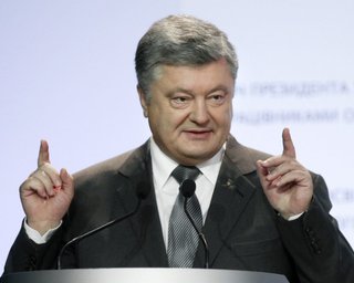 Порошенко словами апостола Павла поздравил христиан западного обряда с Рождеством