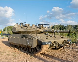 Израильские танки зашли на окраины Газы: основная дорога перерезана (видео)