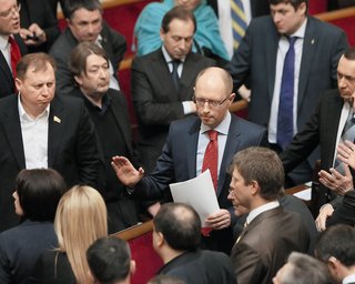 Снова  в белом. Десять способов мошенничества в Верховной Раде