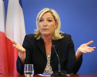 Ле Пен пообещала признать Крым российским в случае победы в президентской гонке