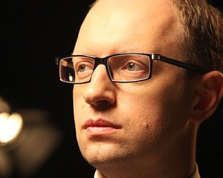 Яценюк: власть Януковича нельзя назвать преступной