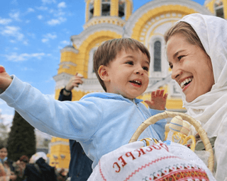Привітання з Великоднем 2026 у прозі, віршах і листівках (фото)