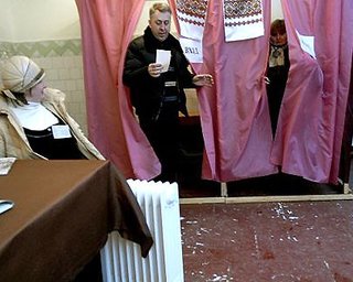 Каждый третий избиратель готов голосовать за Партию Регионов