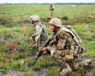 Сутки на Донбассе: 26 обстрелов, двое погибших