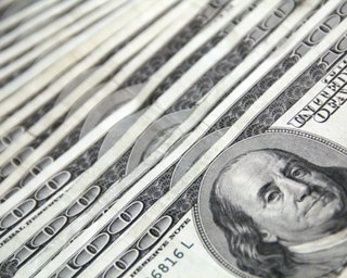 Долар знову зростає: яким буде курс валют 19 січня