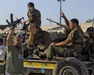 В Ливии атаковали посольство Франции, есть раненые