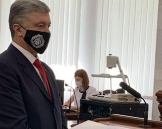 Адвокат Порошенко обвинил Венедиктову в лицемерии из-за прошения о переносе суда