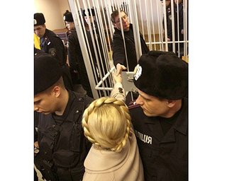 Задержания следуют. За что сажают чиновников Тимошенко