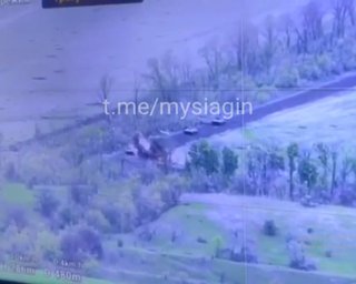 Ехала на подкрепление: ВСУ сокрушили колонну бронированной техники ВС РФ под Бахмутом (видео)